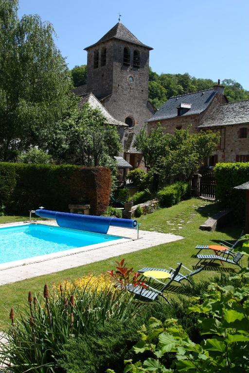 Logis Hotel Restaurant L'Auberge Du Chateau Muret-le-Chateau Bagian luar foto