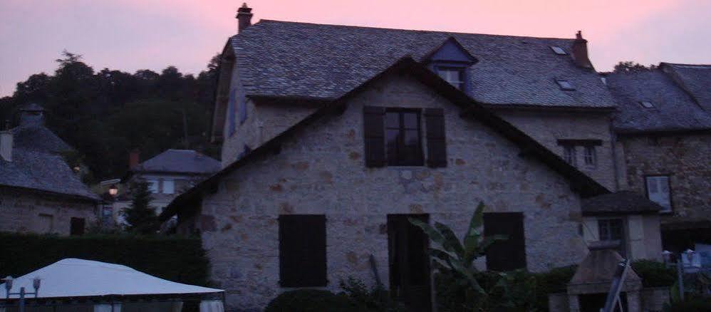 Logis Hotel Restaurant L'Auberge Du Chateau Muret-le-Chateau Bagian luar foto