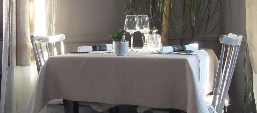 Logis Hotel Restaurant L'Auberge Du Chateau Muret-le-Chateau Bagian luar foto